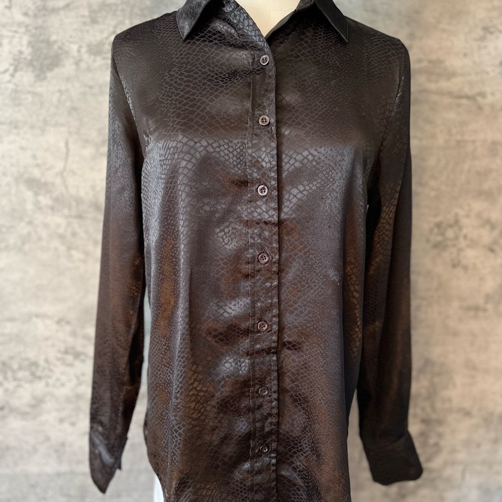 Japna Black Long Sleeve Cuffed Sleeve Button Down Blouse